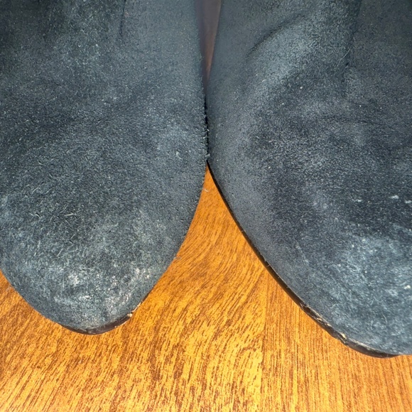 B. Makowsky Black Suede Boots | Pre-Owned | Size 8.5 - Picture 5 of 16